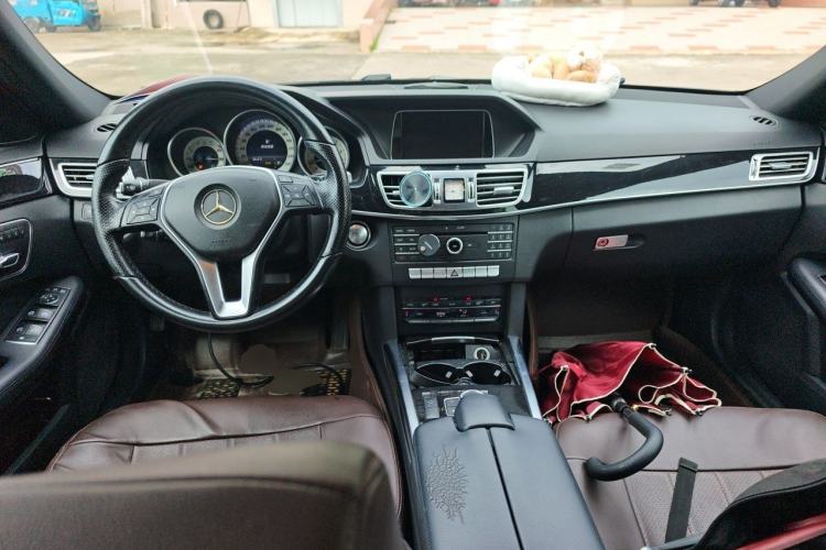 Used Mercedes-Benz E-Class 2015 E 260 L Sport Edition Center Console