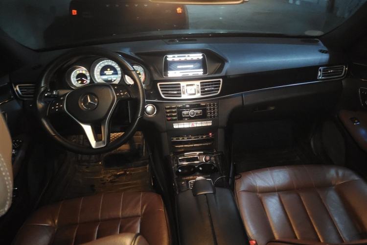 Used Mercedes-Benz E-Class 2015 E 260 L Sport Luxury Model Center Console