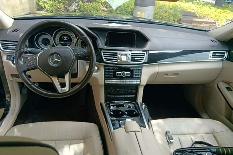Used Mercedes-Benz E-Class 2015 E 320 L Sport Luxury Model Center Console