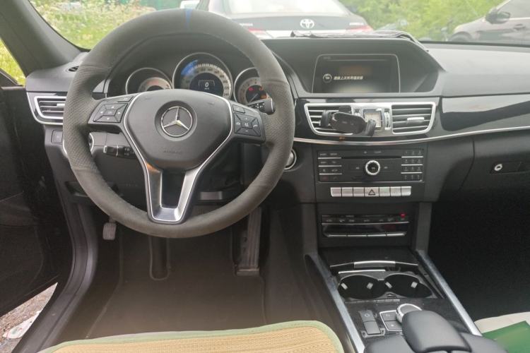 Used Mercedes-Benz E-Class 2015 E 260 L Sport Edition Center Console