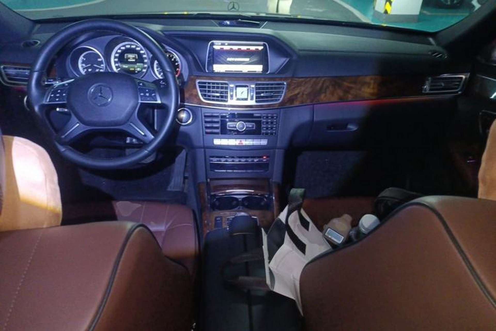 Used Mercedes-Benz E-Class 2015 E 320 L 4MATIC Center Console