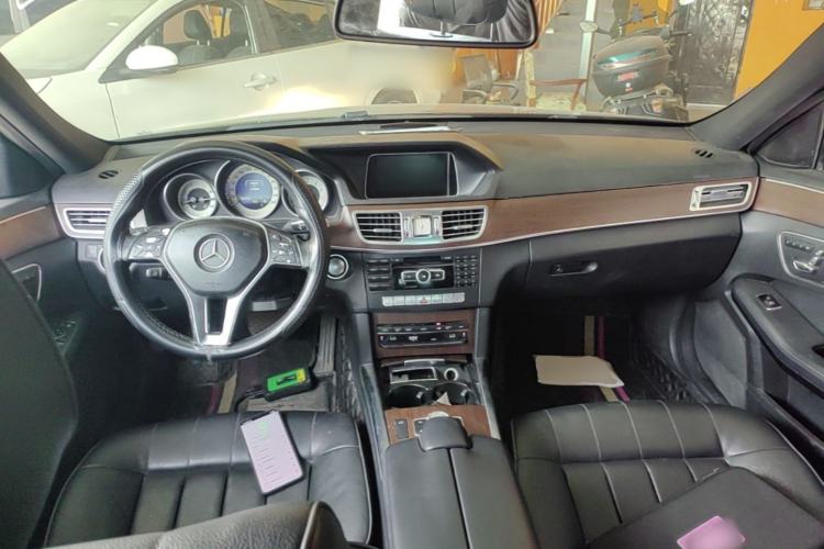 Used Mercedes-Benz E-Class 2015 E 260 L Sport Edition Center Console