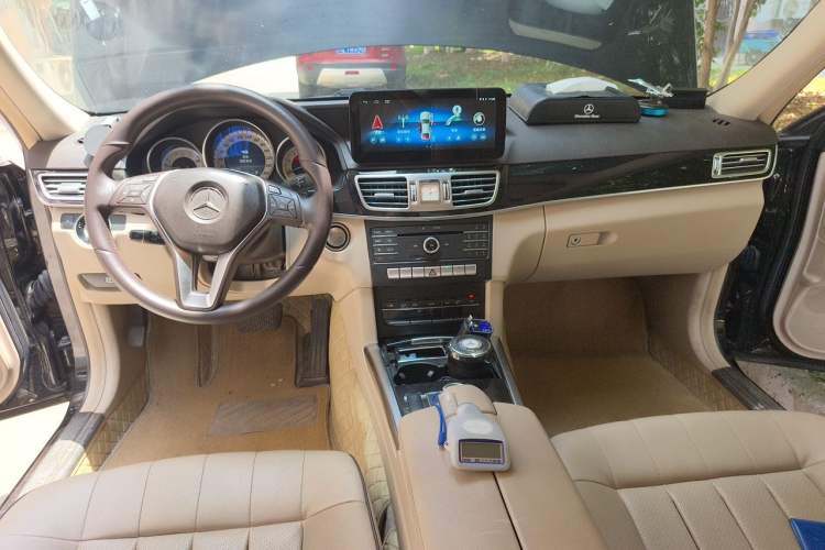 Used Mercedes-Benz E-Class 2015 Restyled E 260 L Sport Edition Center Console
