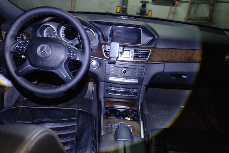 Used Mercedes-Benz E-Class 2015 E 200 L Center Console