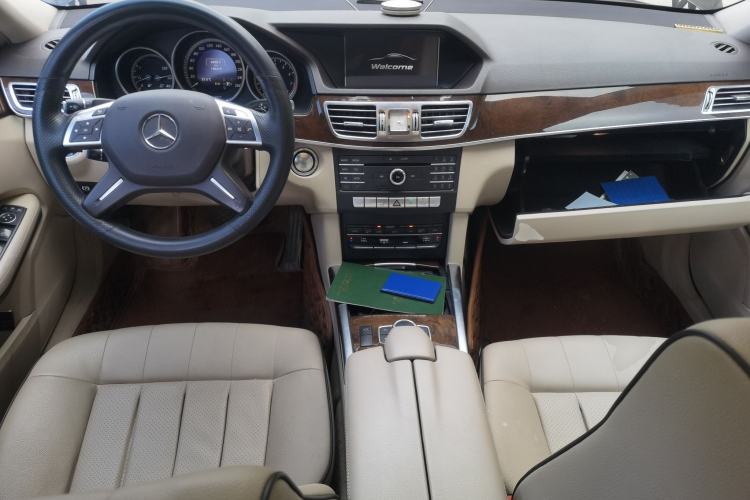 Used Mercedes-Benz E-Class 2015 Revised E 260 L Center Console