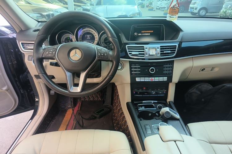 Used Mercedes-Benz E-Class 2015 Restyled E 260 L Sport Edition Center Console