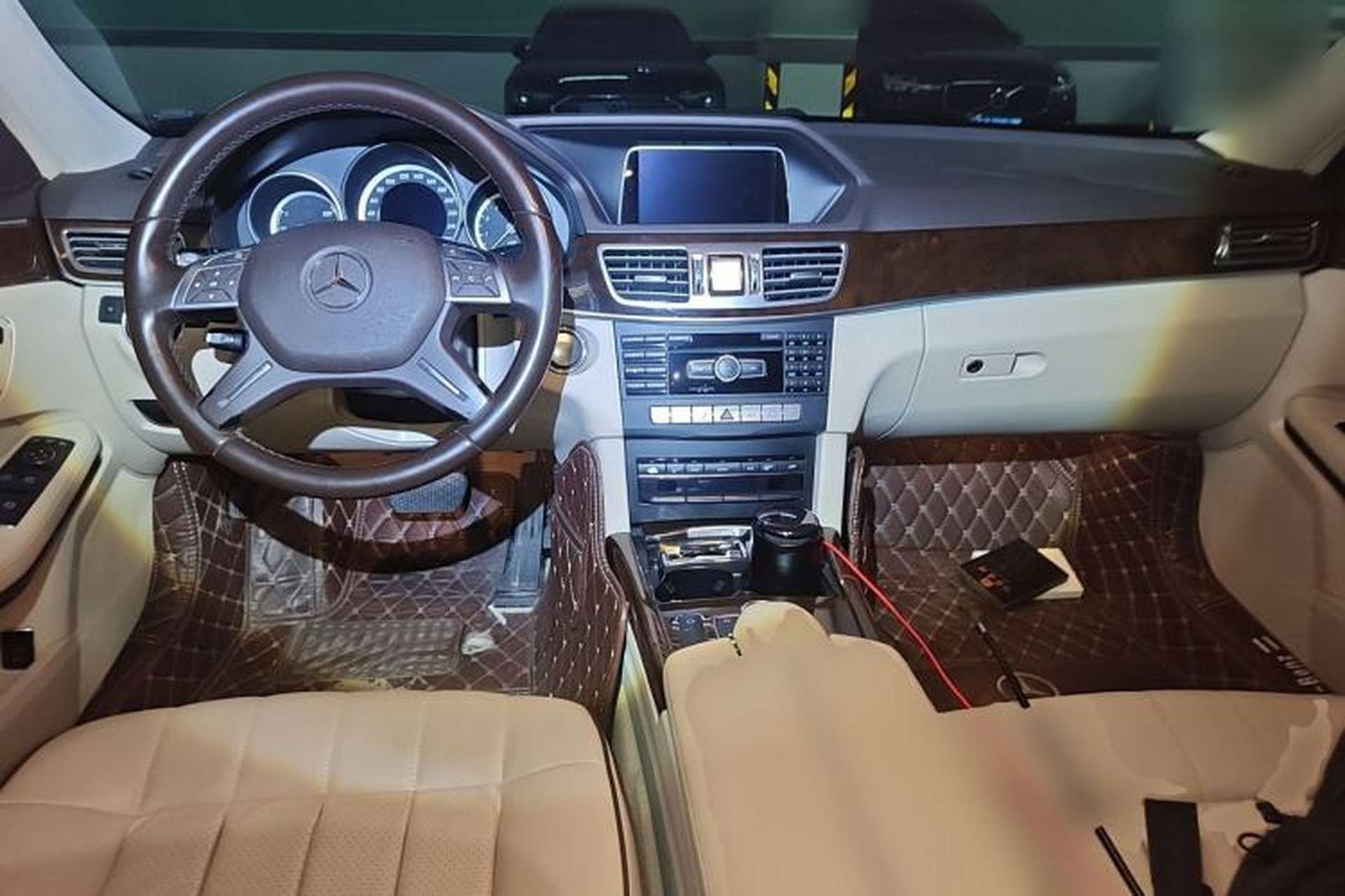 Used Mercedes-Benz E-Class 2015 E 260 L Center Console