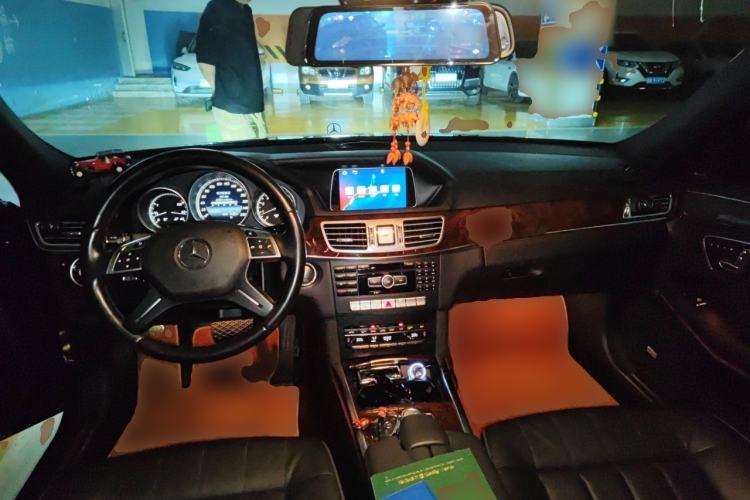 Used Mercedes-Benz E-Class 2015 E 320 L Center Console