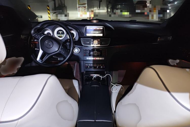 Used Mercedes-Benz E-Class 2015 E 260 L Sport Edition Center Console