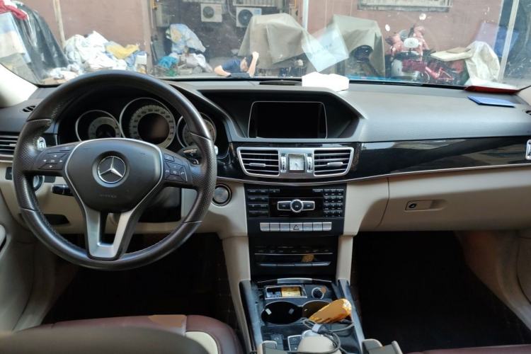 Used Mercedes-Benz E-Class 2015 E 260 L Sport Edition Center Console