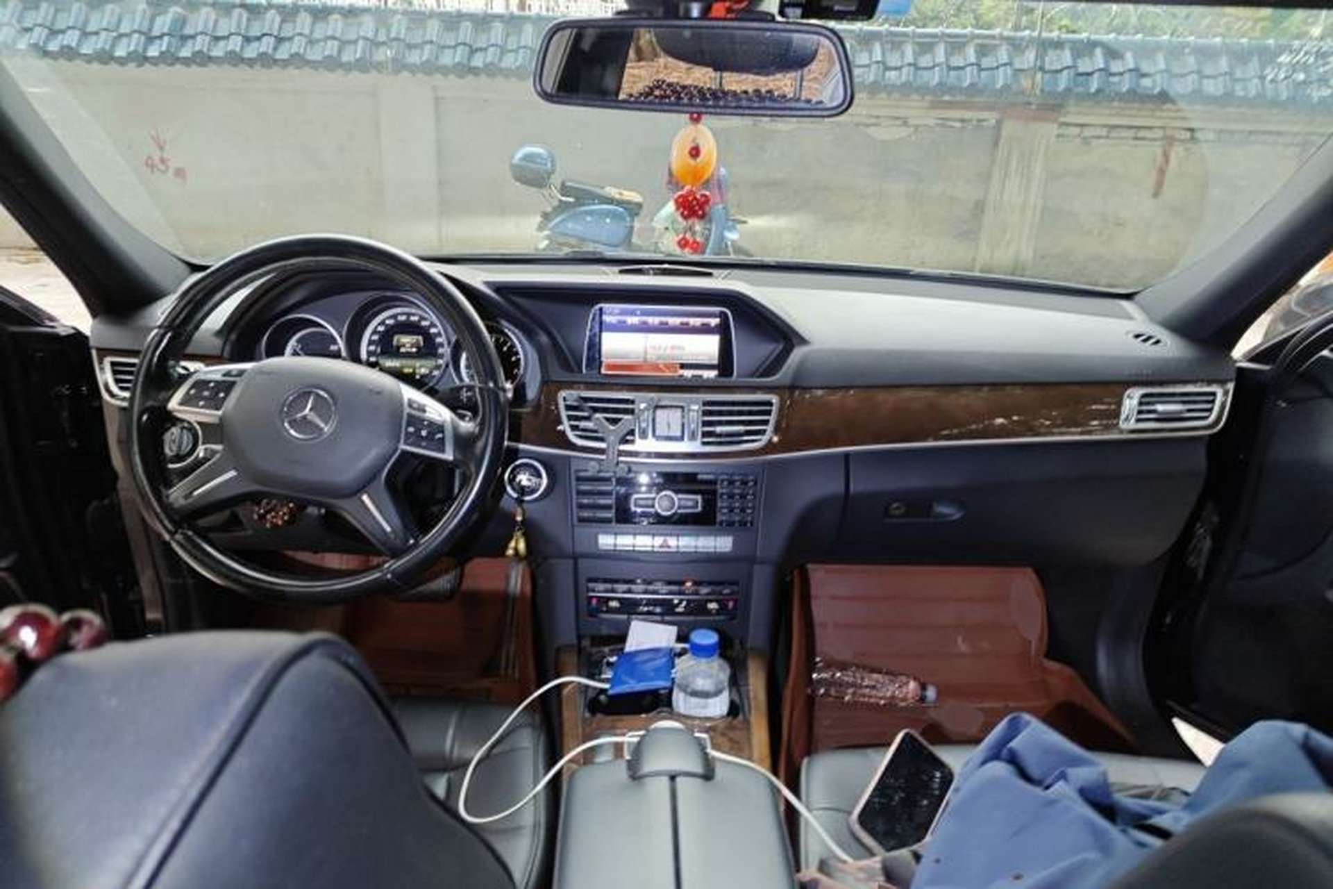 Used Mercedes-Benz E-Class 2015 E 260 L Center Console