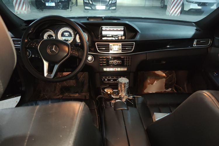 Used Mercedes-Benz E-Class 2015 E 260 L Sport Luxury Model Center Console