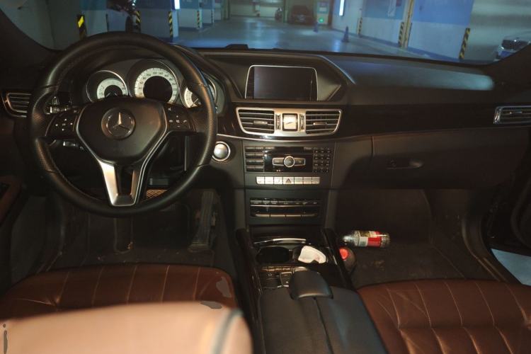Used Mercedes-Benz E-Class 2015 E 260 L Sport Luxury Model Center Console