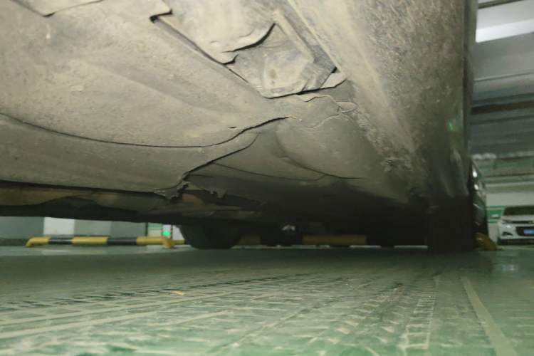 Used Mercedes-Benz E-Class 2015 Facelift E 200 L Chassis Front Left