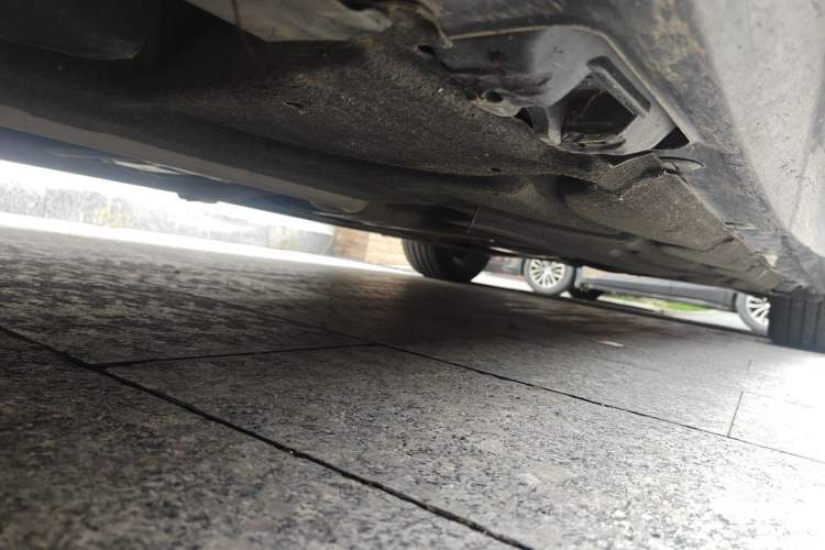 Used Mercedes-Benz E-Class 2015 E 320 L Luxury 4MATIC Chassis Front Left