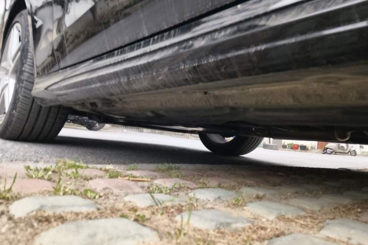 Used Mercedes-Benz E-Class 2015 E 260 L Sport Luxury Model Chassis Front Left