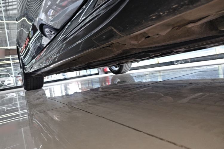 Used Mercedes-Benz E-Class 2015 Restyled E 260 L Sport Edition Chassis Front Right