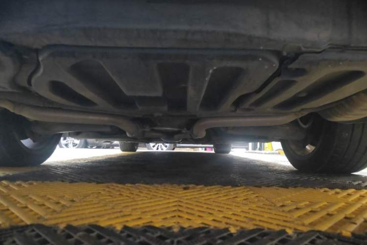 Used Mercedes-Benz E-Class 2015 E 320 L 4MATIC Chassis Rear