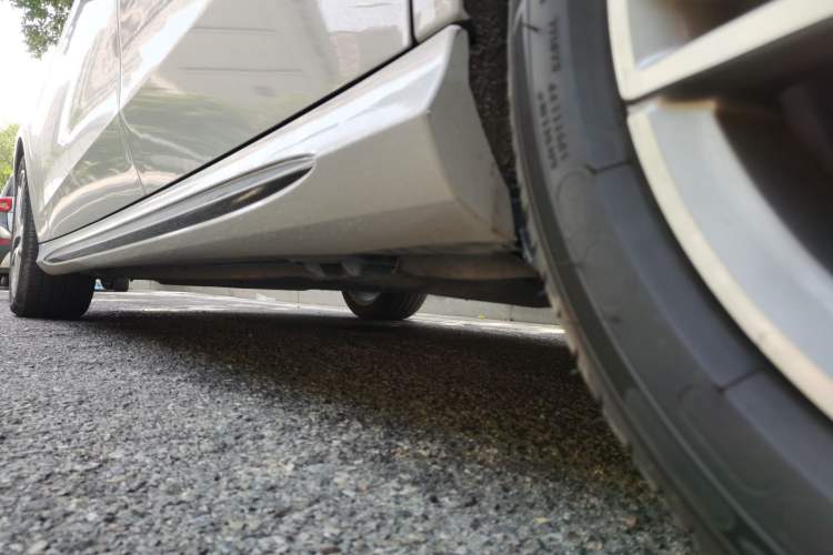 Used Mercedes-Benz E-Class 2015 Revised E 260 L Sporty and Stylish Edition Chassis Rear Left