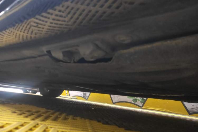 Used Mercedes-Benz E-Class 2015 E 320 L 4MATIC Chassis Rear Left