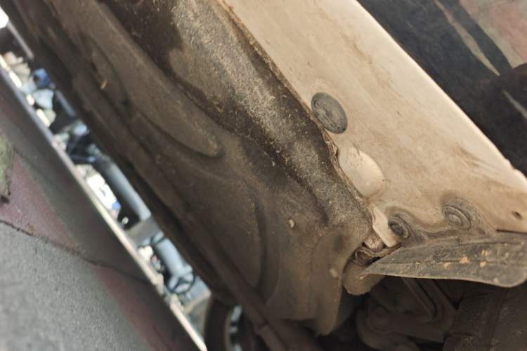 Used Mercedes-Benz E-Class 2015 E 320 L 4MATIC Chassis Rear Left