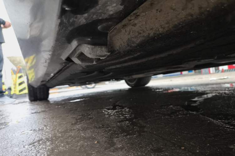 Used Mercedes-Benz E-Class 2015 Revised E 260 L Chassis Rear Left