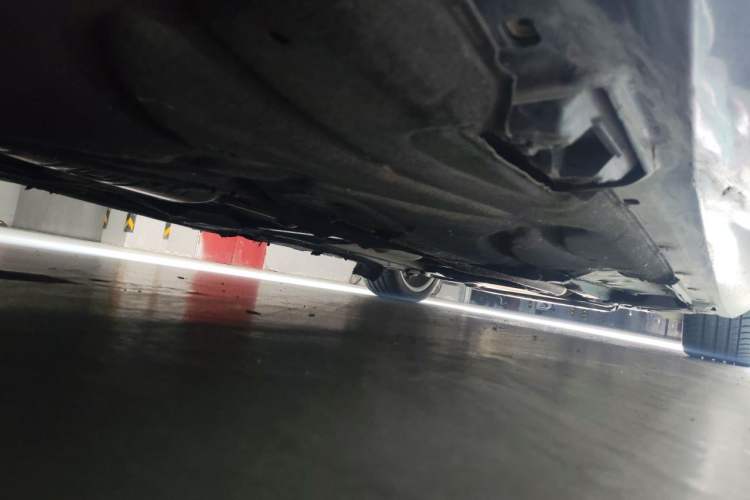 Used Mercedes-Benz E-Class 2015 E 200 L Chassis Rear Right
