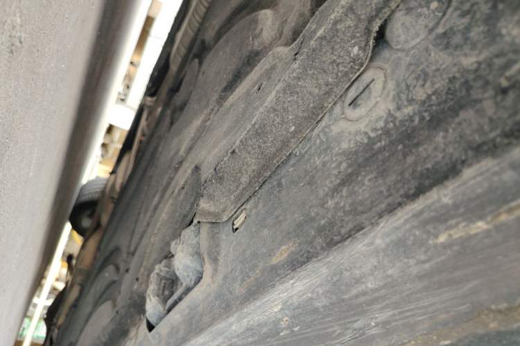Used Mercedes-Benz E-Class 2015 E 320 L 4MATIC Chassis Rear Right