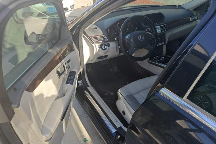 Used Mercedes-Benz E-Class 2015 Facelift E 200 L Driver Seat