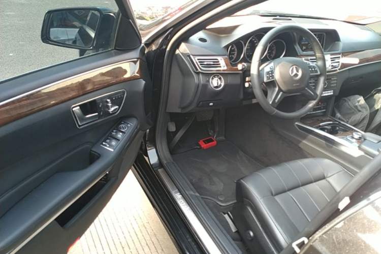 Used Mercedes-Benz E-Class 2015 Facelift E 200 L Driver Seat