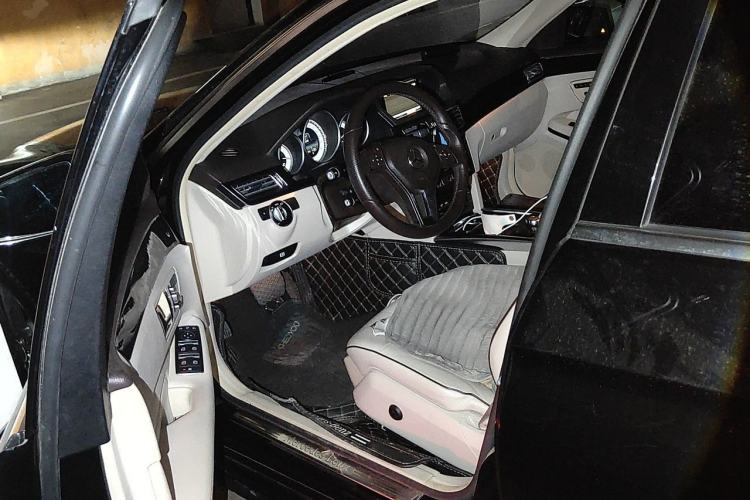 Used Mercedes-Benz E-Class 2015 E 260 L Sport & Fashion Model Driver Seat