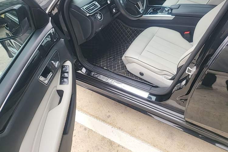 Used Mercedes-Benz E-Class 2015 E 260 L Sport Edition Driver Seat