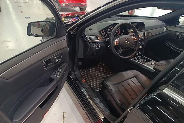 Used Mercedes-Benz E-Class 2015 Facelift E 200 L Driver Seat