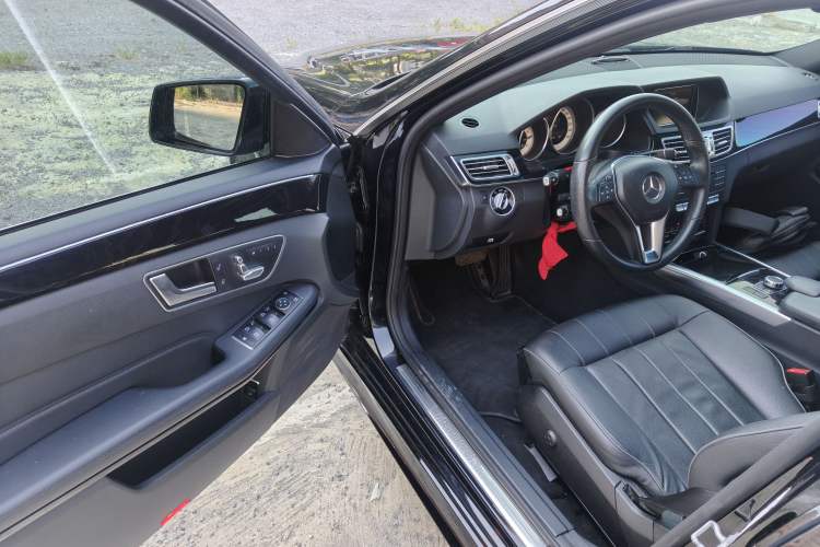 Used Mercedes-Benz E-Class 2015 Facelift E 200 L Sport Edition Driver Seat