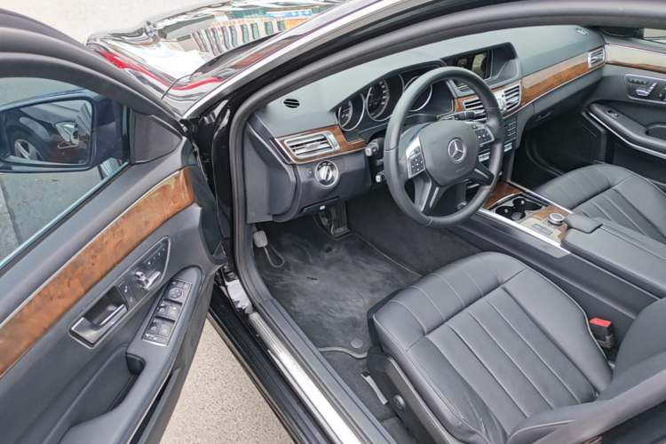 Used Mercedes-Benz E-Class 2015 Facelift E 200 L Driver Seat