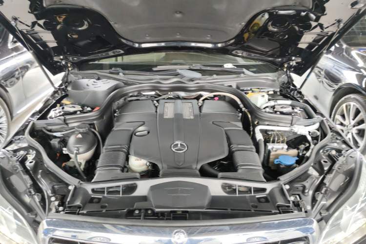Used Mercedes-Benz E-Class 2015 E 320 L 4MATIC Engine Bay