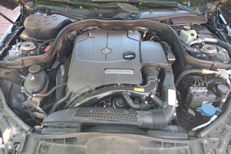 Used Mercedes-Benz E-Class 2015 E 260 L Engine Bay