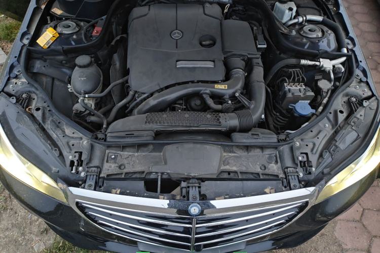 Used Mercedes-Benz E-Class 2015 E 260 L Sport Edition Engine Bay