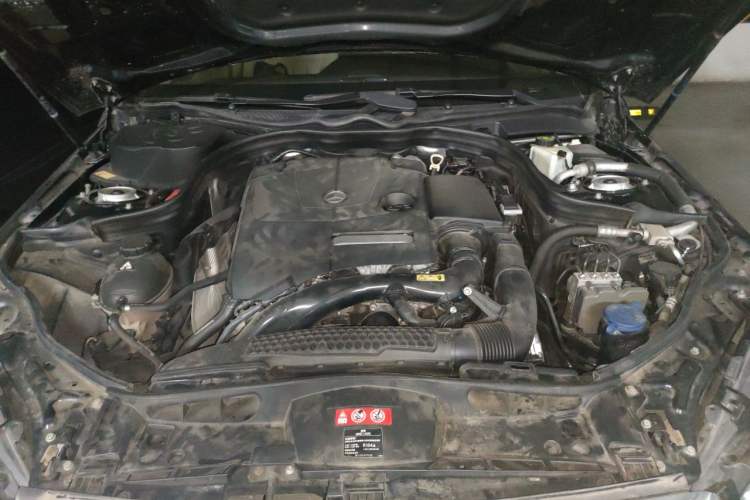 Used Mercedes-Benz E-Class 2015 E 200 L Engine Bay