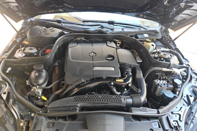 Used Mercedes-Benz E-Class 2015 Facelift E 200 L Engine Bay