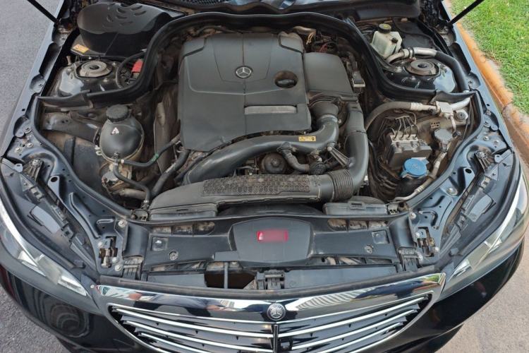 Used Mercedes-Benz E-Class 2015 E 200 L Engine Bay