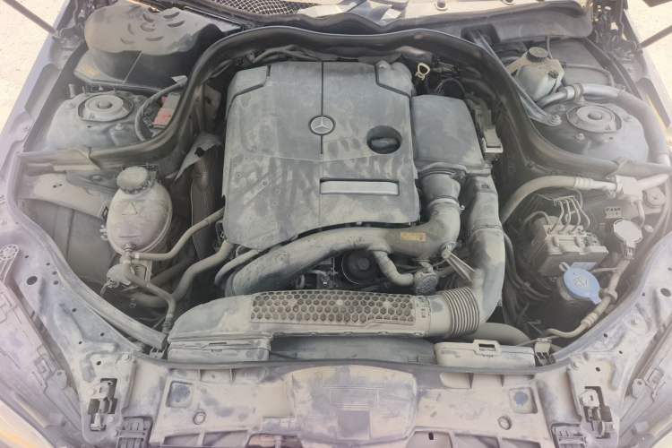 Used Mercedes-Benz E-Class 2015 E 260 L Sport & Fashion Model Engine Bay