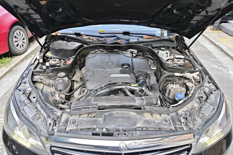 Used Mercedes-Benz E-Class 2015 E 200 L Engine Bay