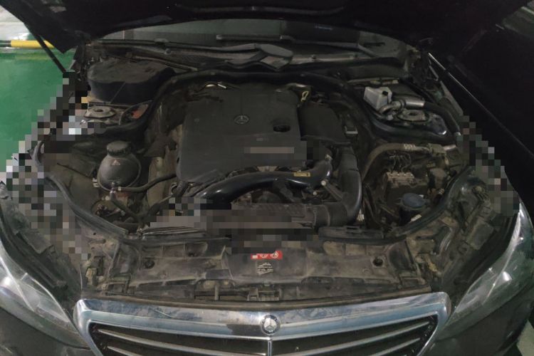Used Mercedes-Benz E-Class 2015 Facelift E 200 L Engine Bay