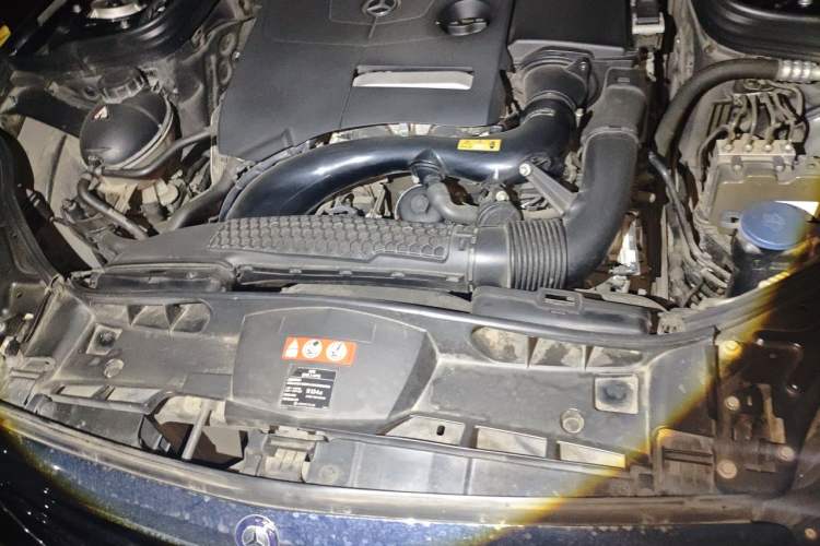 Used Mercedes-Benz E-Class 2015 E 260 L Engine Bay