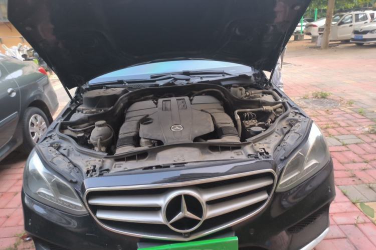 Used Mercedes-Benz E-Class 2015 E 320 L Sport 4MATIC Engine Bay