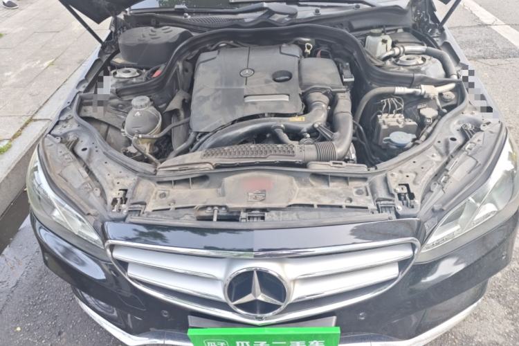 Used Mercedes-Benz E-Class 2015 E 260 L Sport & Fashion Model Engine Bay