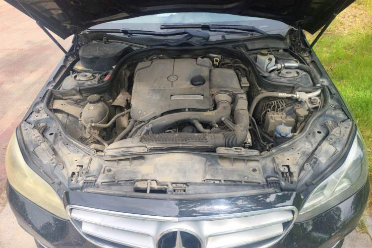 Used Mercedes-Benz E-Class 2015 Revised E 180 L Sport Edition Engine Bay