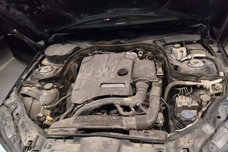 Used Mercedes-Benz E-Class 2015 E 260 L Sport Luxury Model Engine Bay