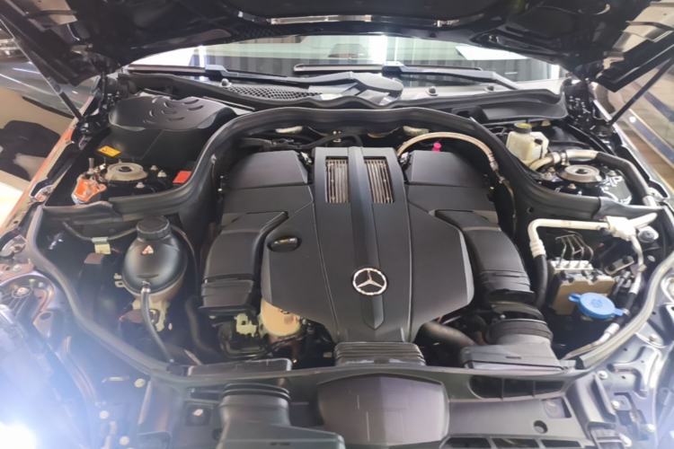 Used Mercedes-Benz E-Class 2015 E 320 L Engine Bay